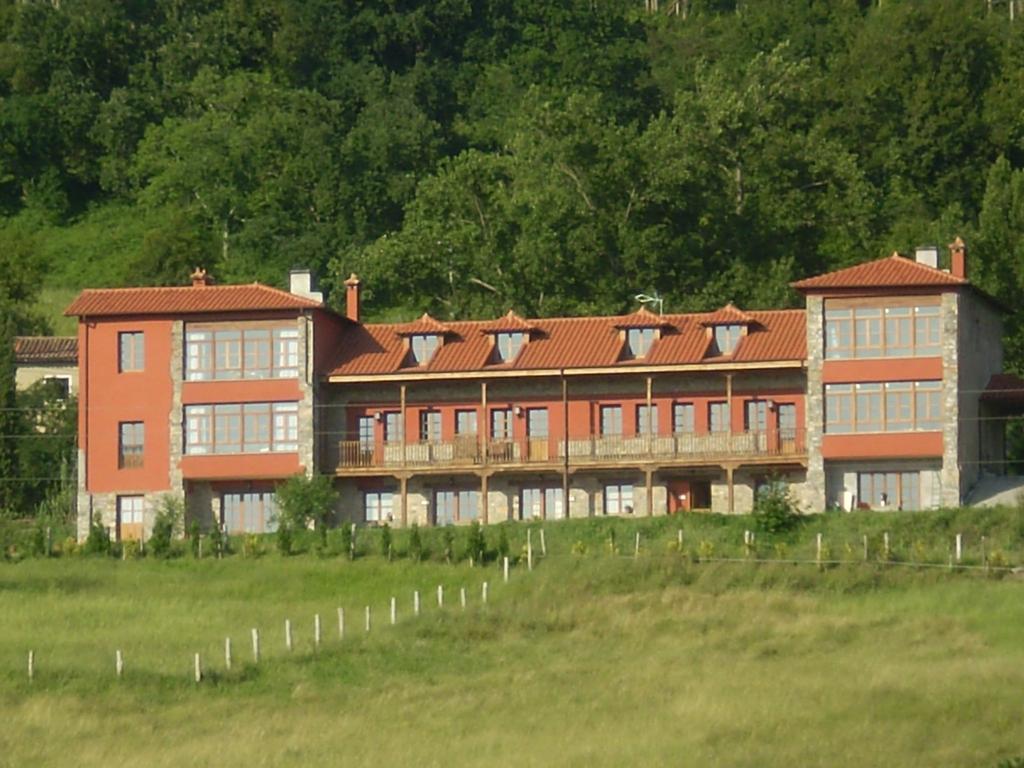 Escuelas De Fuentes Villaviciosa  Ngoại thất bức ảnh