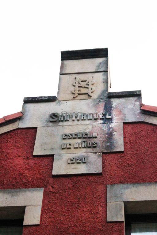 Escuelas De Fuentes Villaviciosa  Ngoại thất bức ảnh